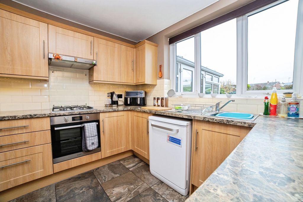 Property photo 3 of 21 Photo