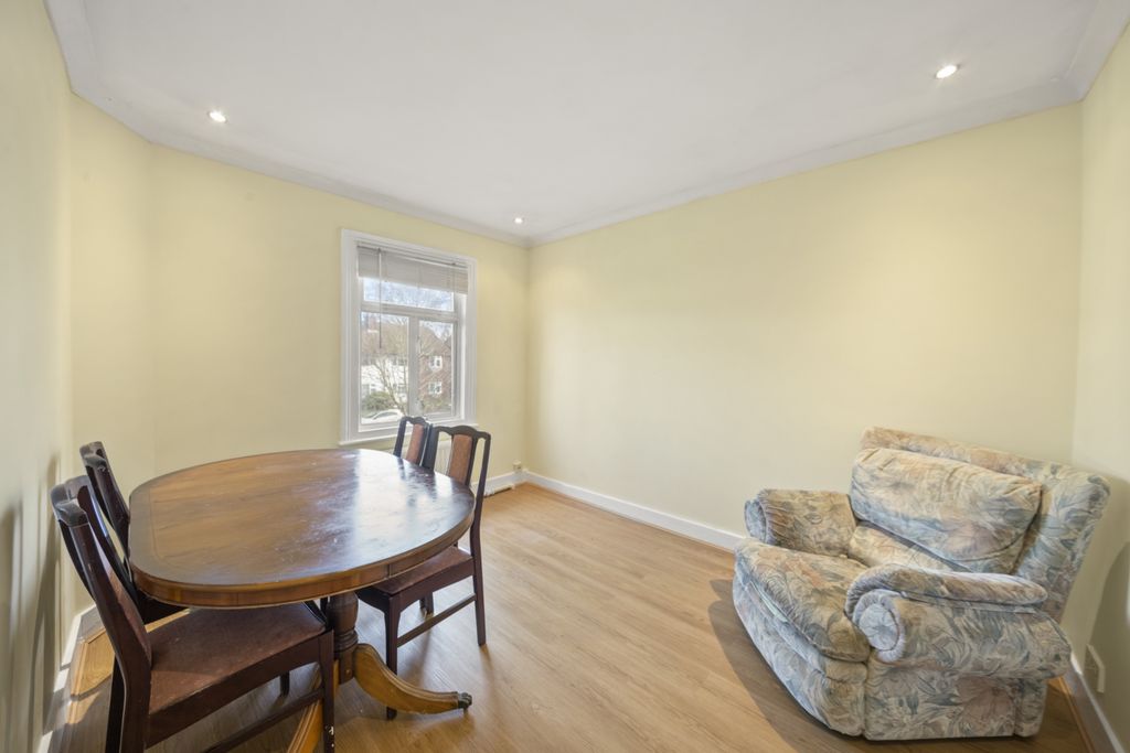 Property photo 2 of 12 Photo 8