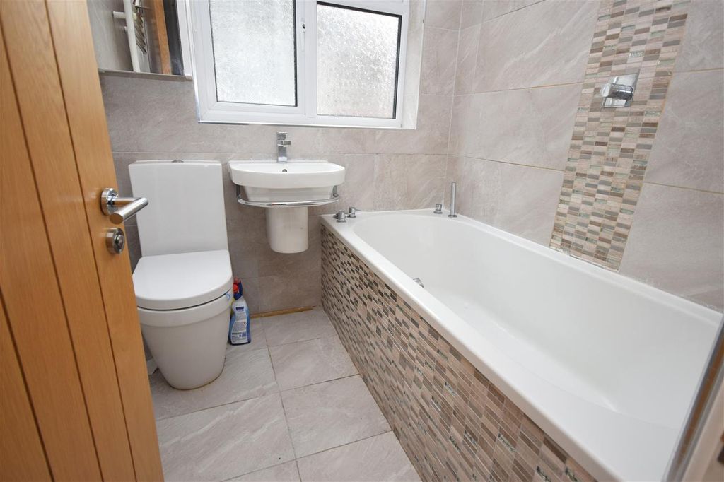 Property photo 3 of 23