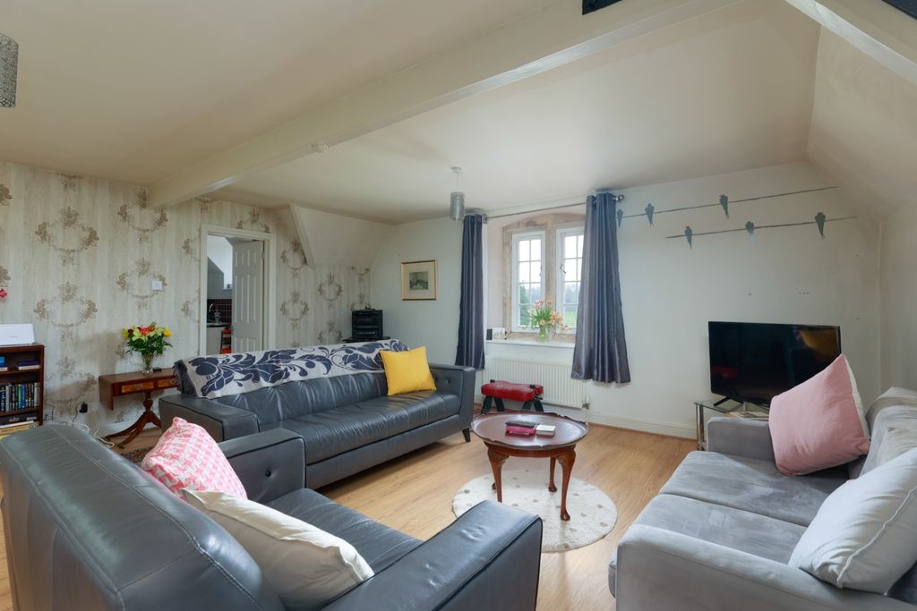 Property photo 3 of 15 4033867