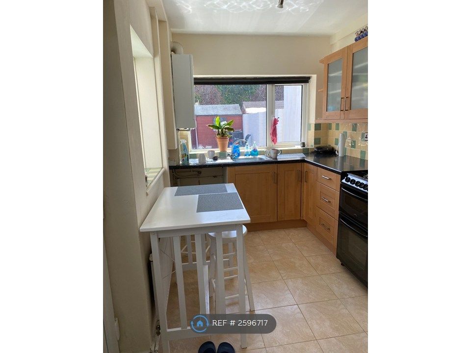 Property photo 1 of 8 Kitchen