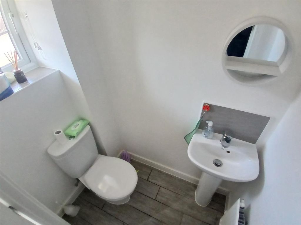 Property photo 2 of 23