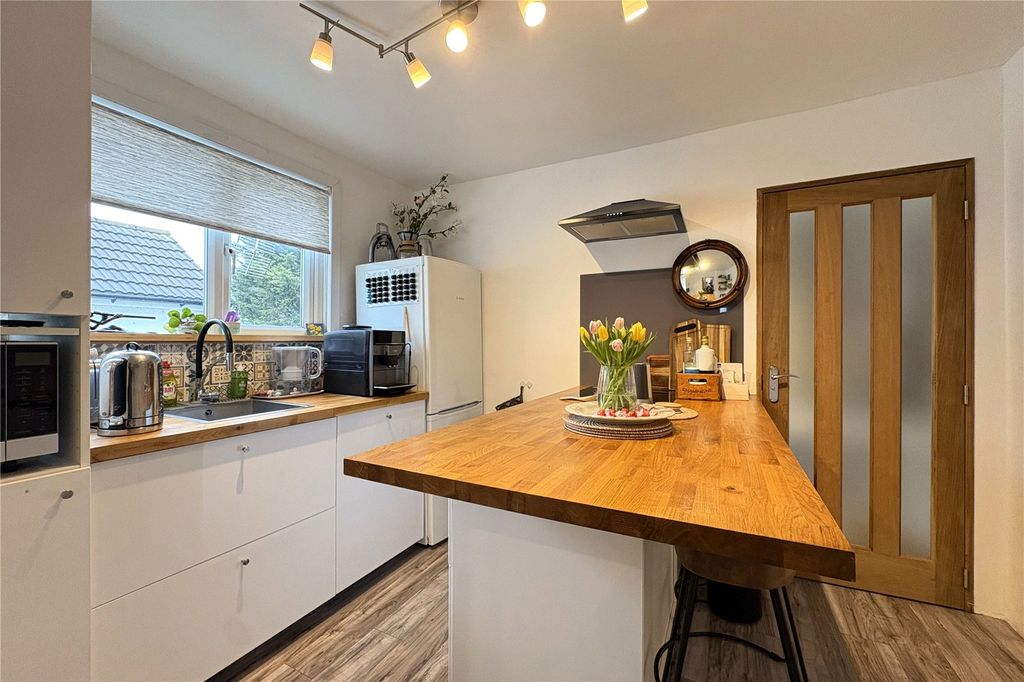 Property photo 3 of 9 Picture No. 14