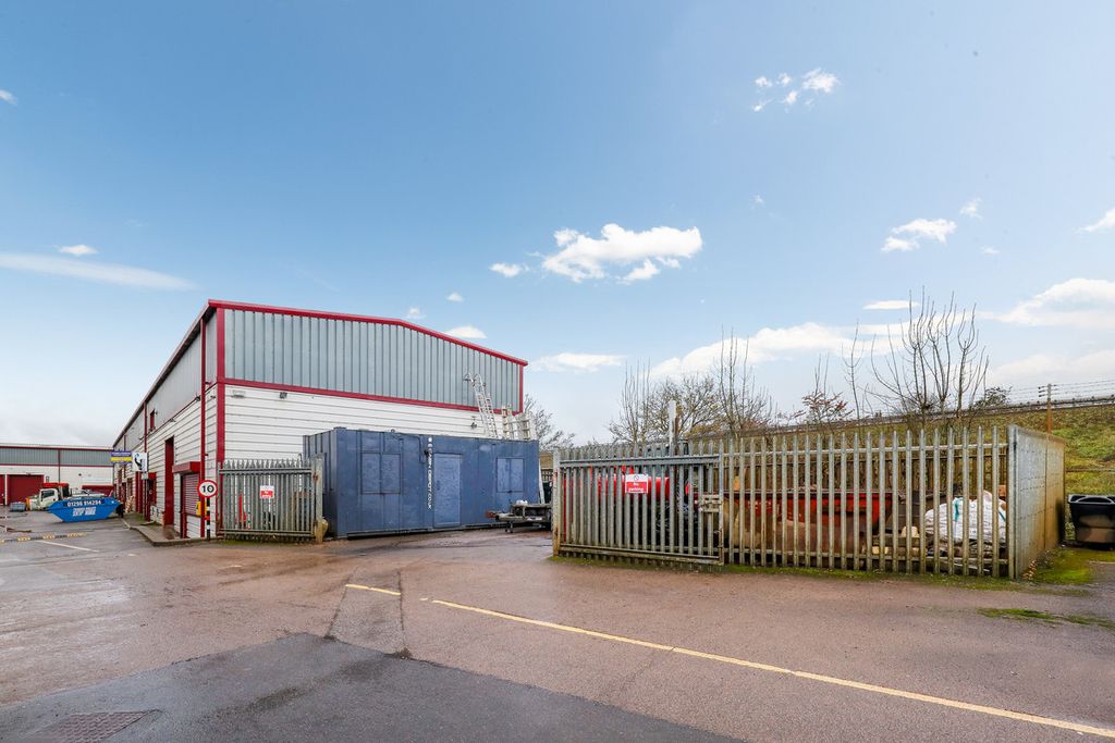 Property photo 3 of 16