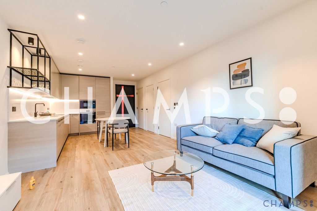 Property photo 1 of 6 1 Bed Flat To Rent Lily Way, London E14