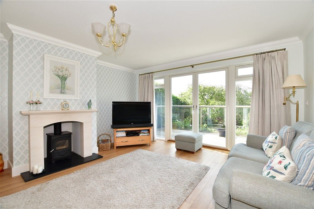 Property photo 1 of 19 Lounge