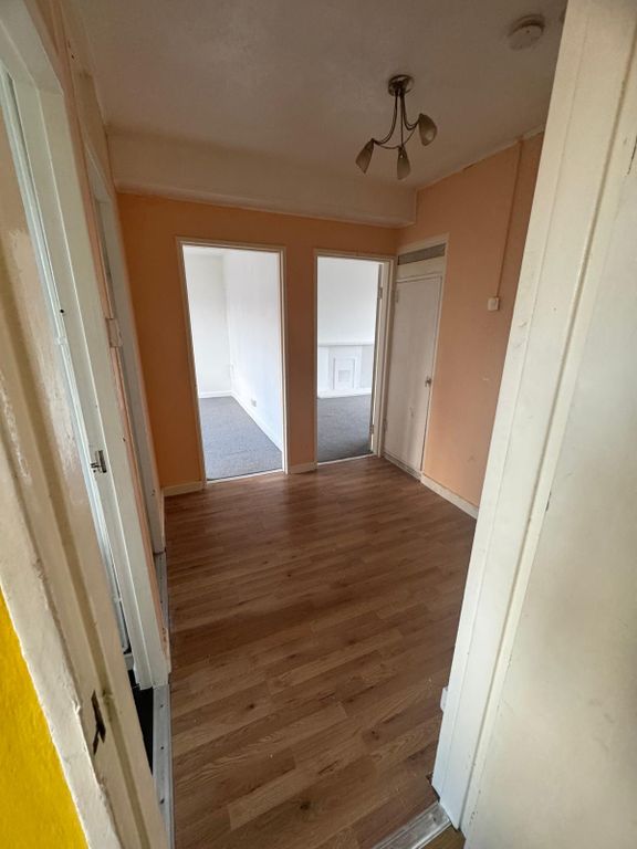 Property photo 2 of 7 Gallery