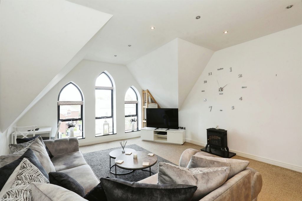 Property photo 2 of 13