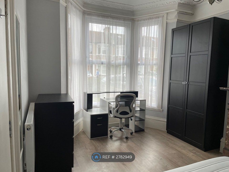 Property photo 2 of 11 Bedroom