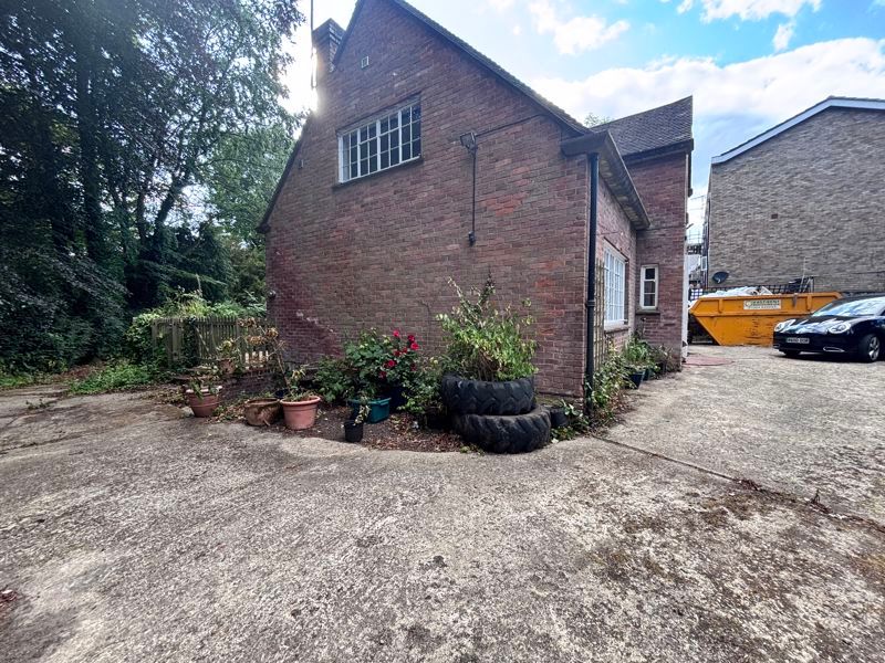 Property photo 1 of 11 Photo 10