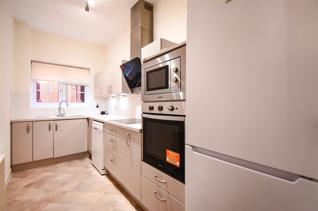 Property photo 3 of 15 Picture No. 01