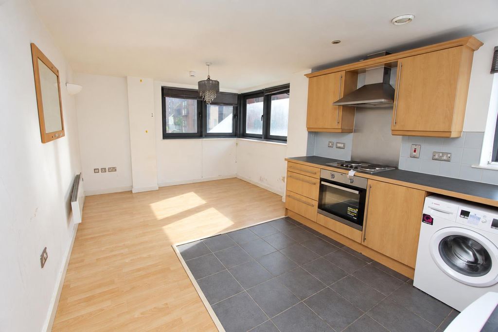 Property photo 1 of 9 8.Png