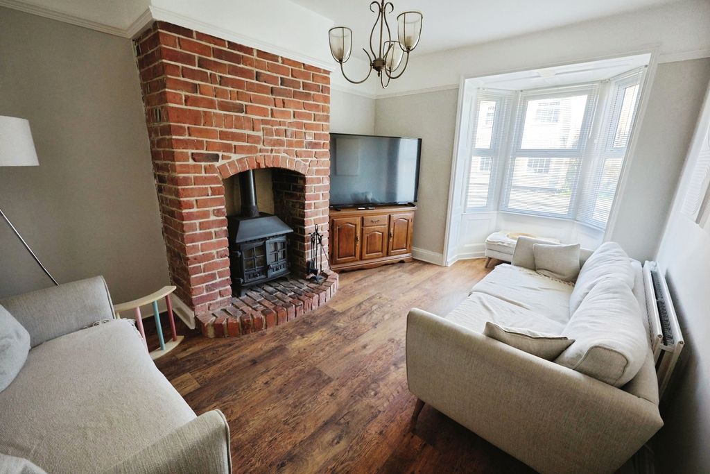 Property photo 2 of 12 Pbox-Img.Jpg