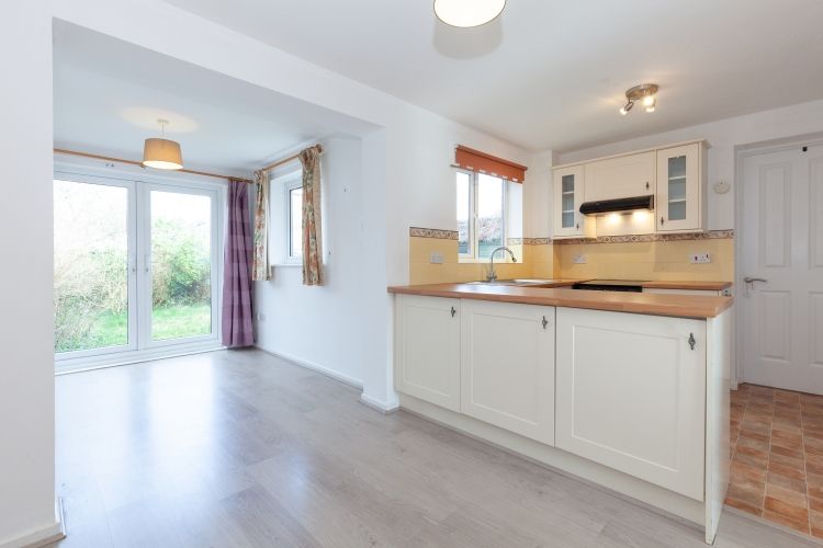 Property photo 1 of 8 246288