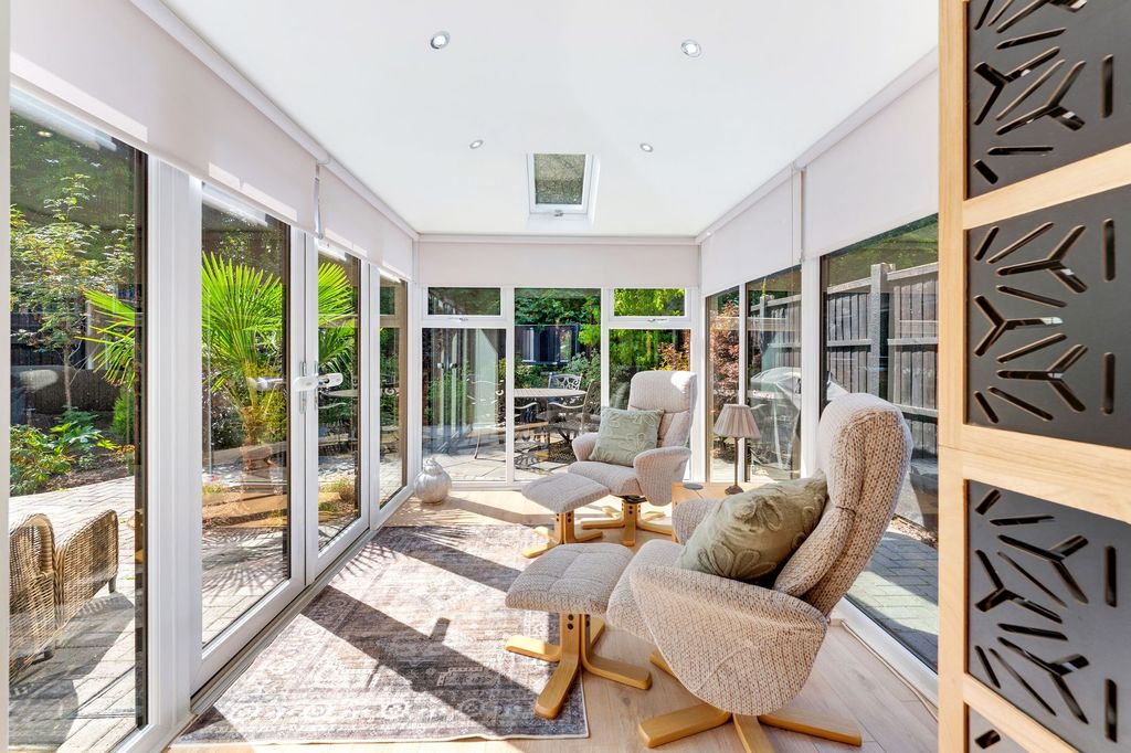 Property photo 3 of 22 Conservatory