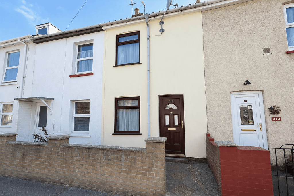 Property photo 1 of 11 Raglan Street, Lowestoft, Nr32 2Lb
