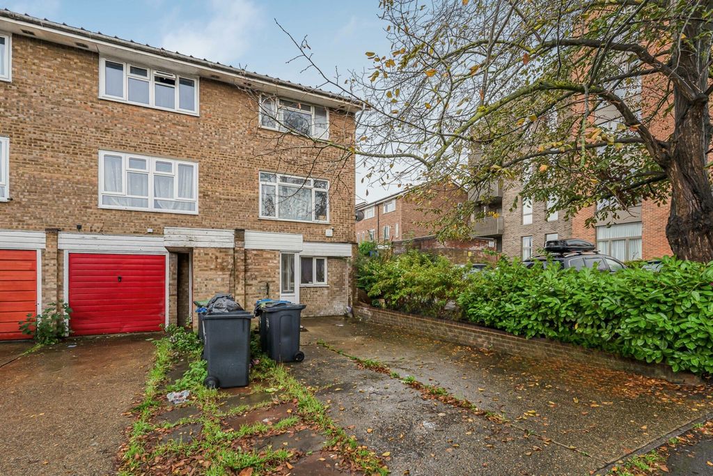 Property photo 1 of 12 Exterior