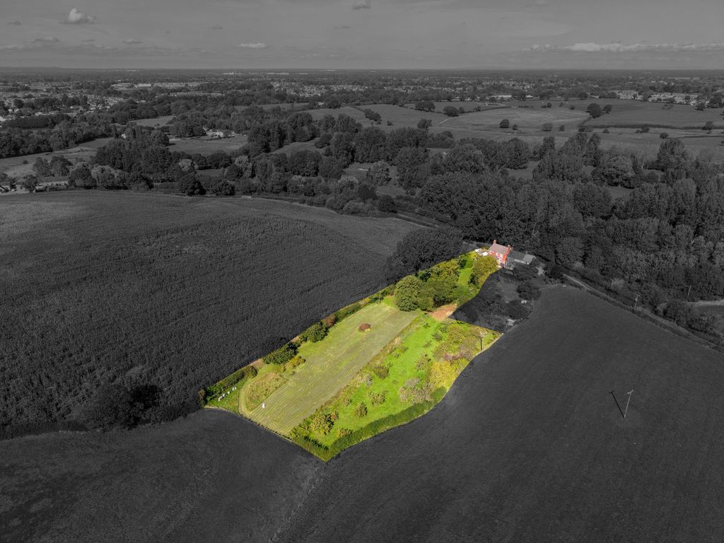 Property photo 3 of 27