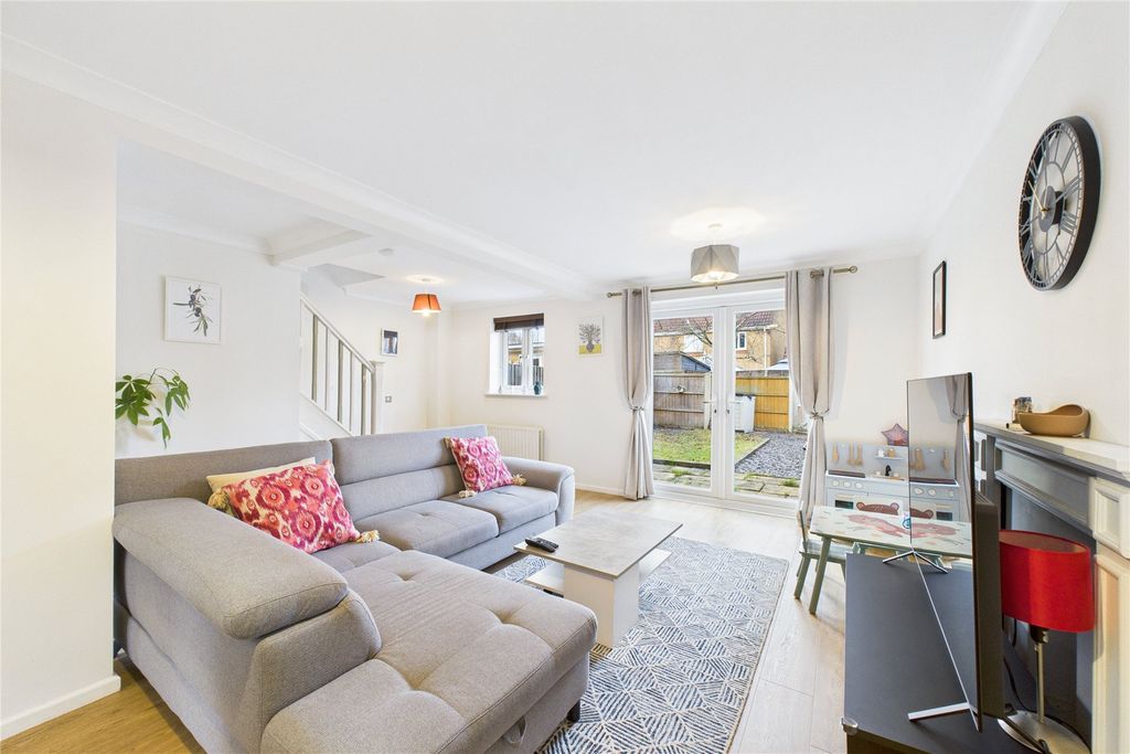 Property photo 2 of 8 Picture No. 32