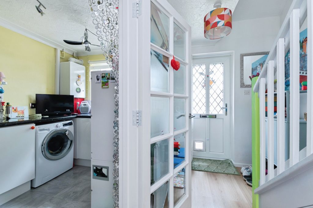 Property photo 2 of 17