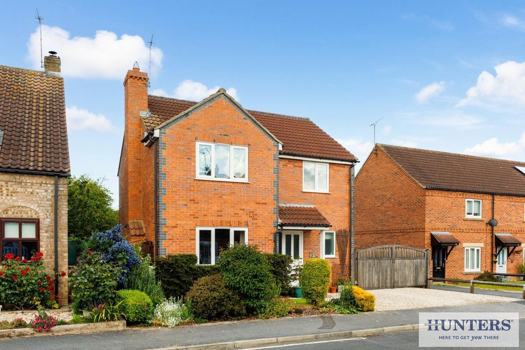 Property photo 1 of 26 92325_17-The-Green-Wistow  (2) - Copy.Jpg