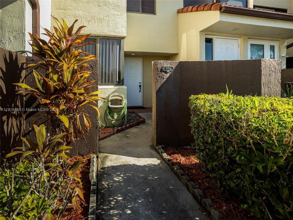 Property photo 2 of 35 <Alttext/>