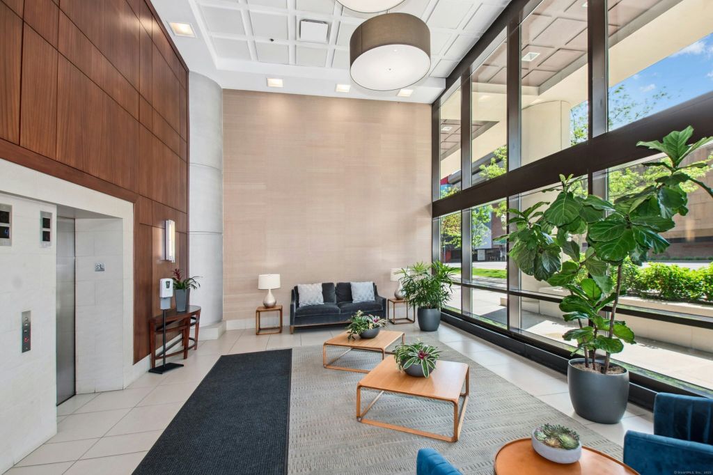 Property photo 3 of 15 <Alttext/>