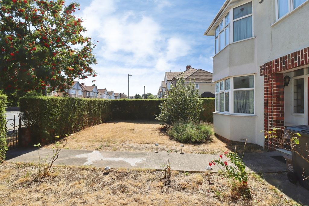 Property photo 2 of 20