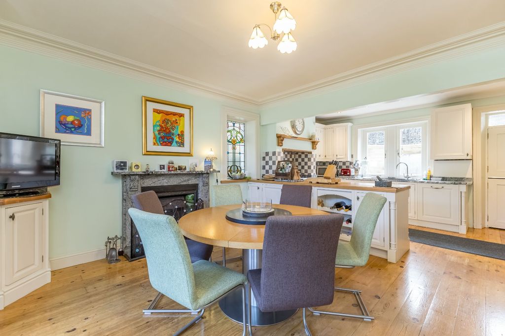 Property photo 2 of 36 Dining Kitchen