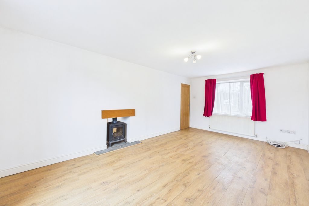 Property photo 2 of 11 Living Room