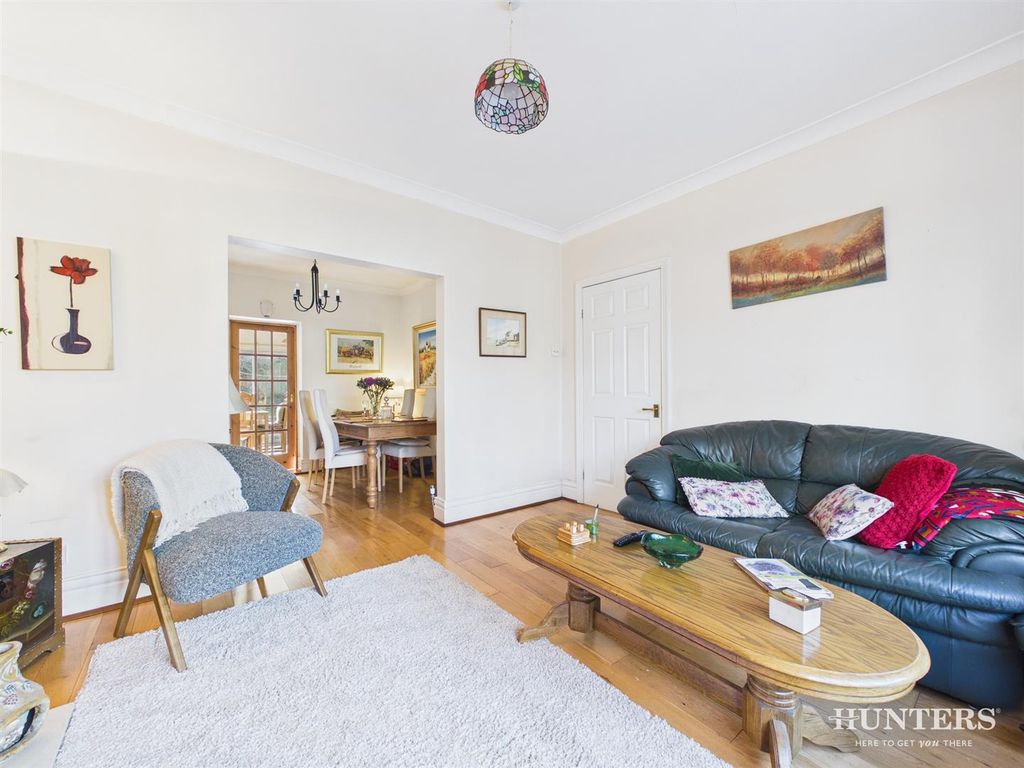 Property photo 3 of 25 Cam05287G0-Pr0164-Still003.Jpg