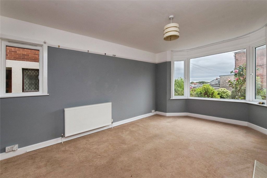 Property photo 3 of 19 Picture No. 15