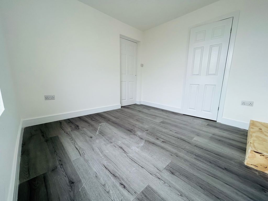 Property photo 3 of 5 Bedroom