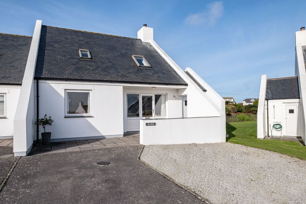 Property photo 2 of 14 67d305dab59Ad_Manilu Low Res-1 Edit