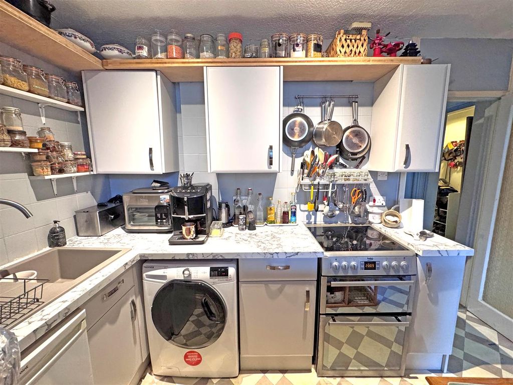 Property photo 2 of 14 5E.Jpg