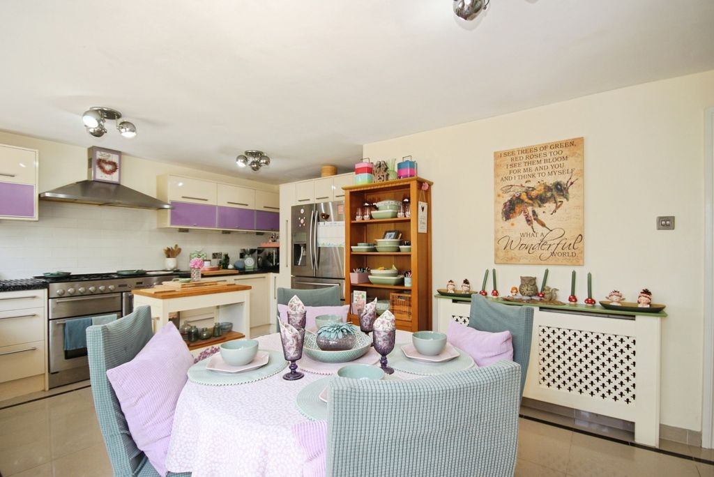 Property photo 3 of 20 Pbox-Img.Jpg