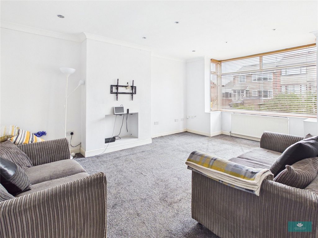 Property photo 2 of 31 Picture No. 17