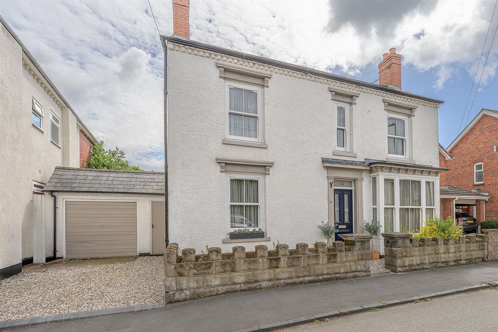 Property photo 1 of 34