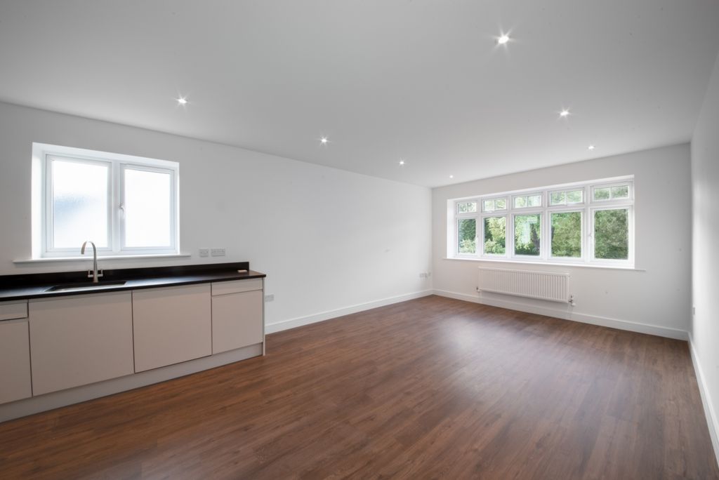 Property photo 1 of 9 Photo 6