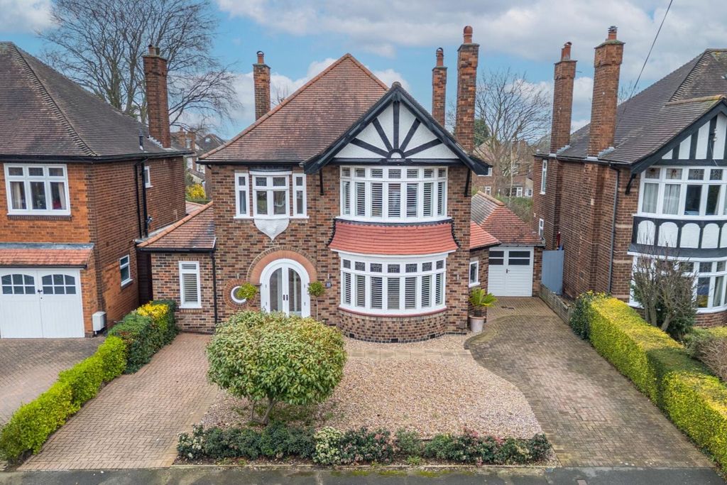 Property photo 1 of 27 Front (Exterior)