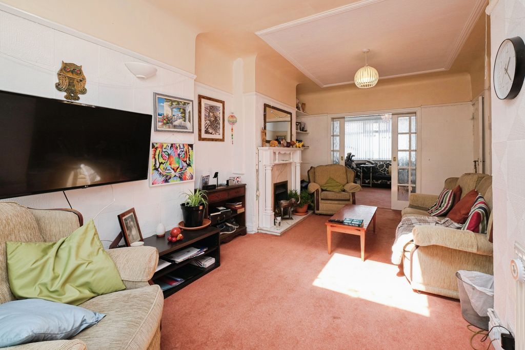 Property photo 2 of 15