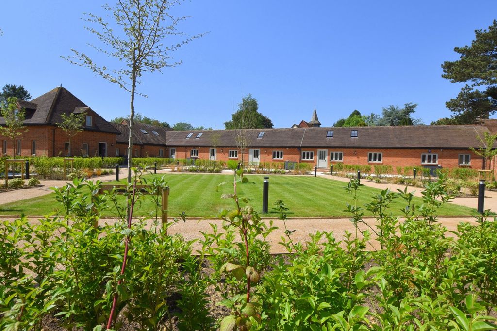Property photo 2 of 6 The Courtyard