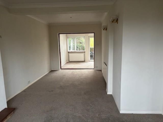 Property photo 2 of 14 Lounge