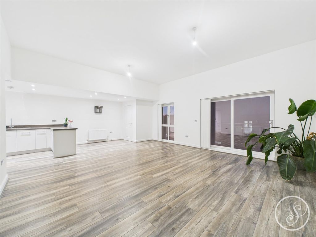 Property photo 3 of 13 Kitchen/Diner/Living Space