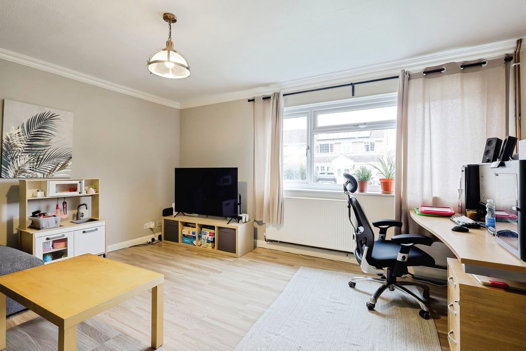 Property photo 3 of 17 Photo