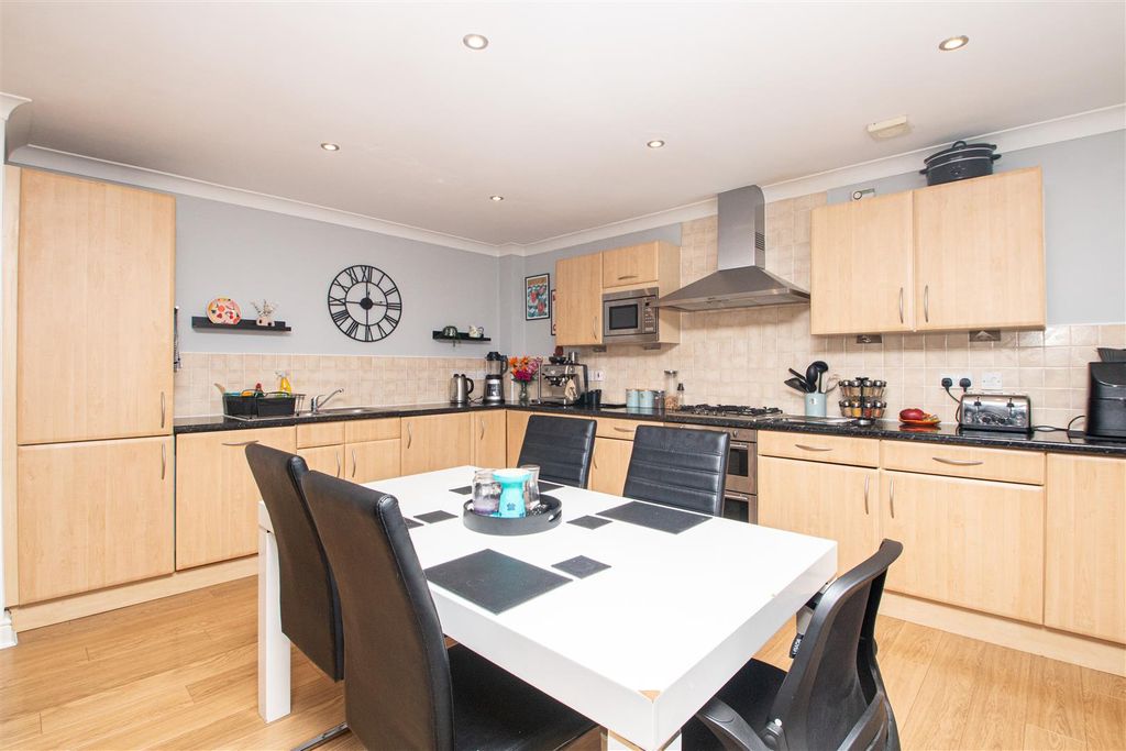 Property photo 3 of 14 6Wood_2.Jpg