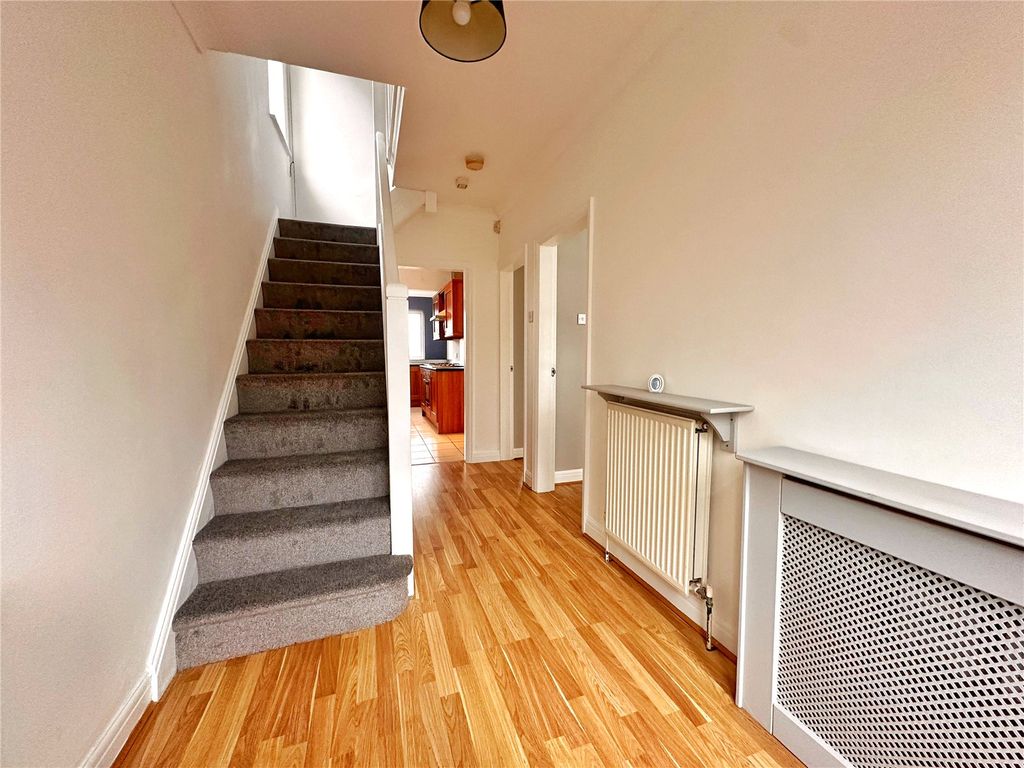 Property photo 3 of 20 Entrance Hall