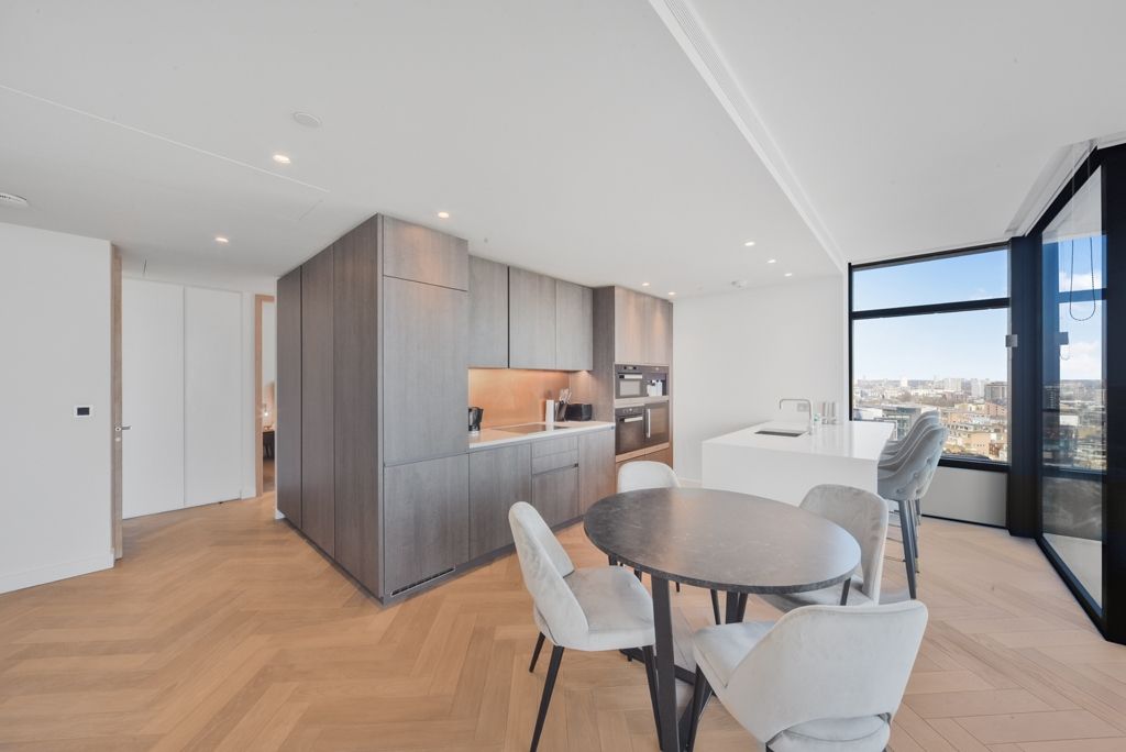 Property photo 2 of 14 Principal Tower