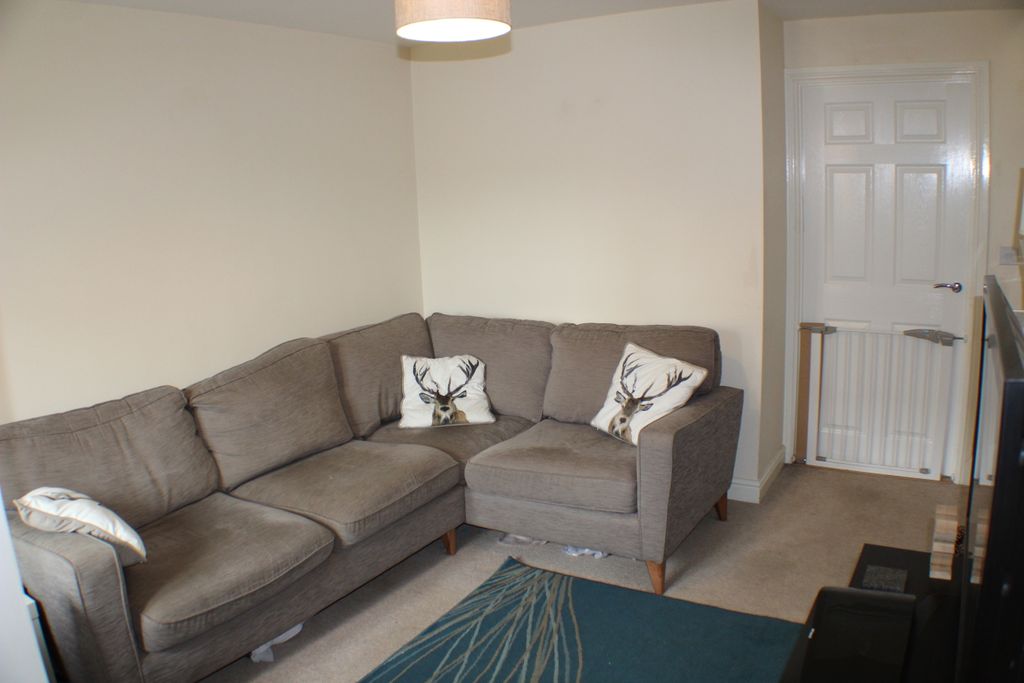Property photo 3 of 9 Lounge
