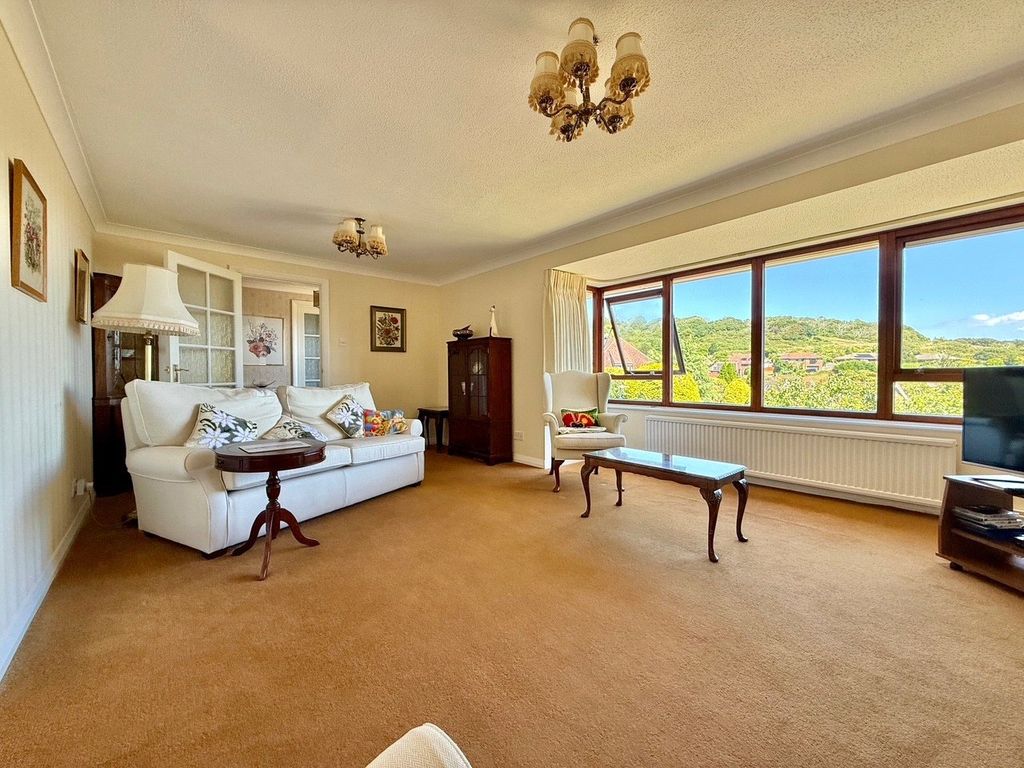 Property photo 2 of 19 Picture No. 13